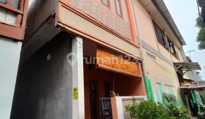 Rumah 3 Lantai Di Pusat Kota Kemayoran – Lokasi Strategis, Bebas Banjir, Harga 650 Juta Nego