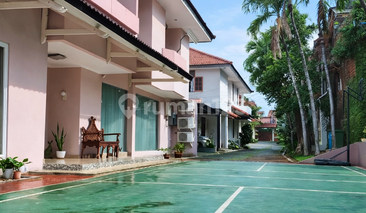 For Sale, Ready-to-Occupy House in Kebayoran Baru 2