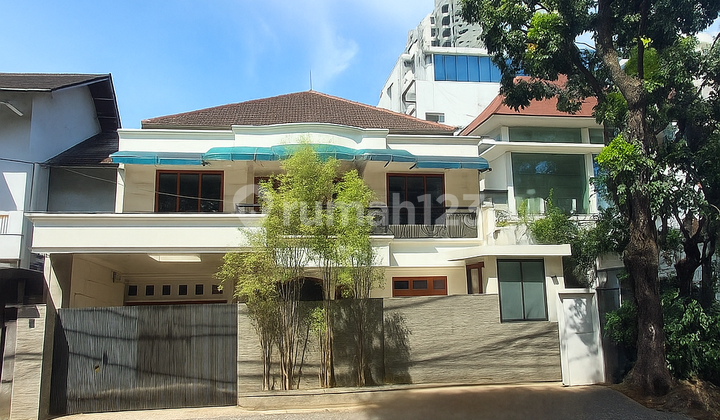 Rumah Cantik Siap Huni Jl Limau Kebayoran Baru