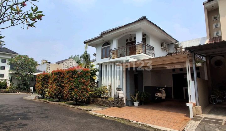 For Sale Ready-to-Occupy Hooks House in Bintaro Sector 9, Good SHM House