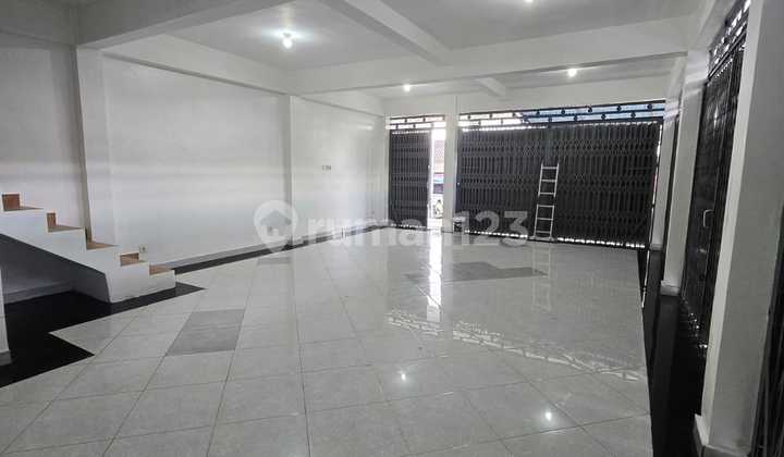 Strategically Located Hook Ruko in Lukluk, Badung 2