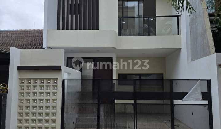 Rumah Bangunan Baru, Rapi, Murah, Strategis di Kelapa Gading