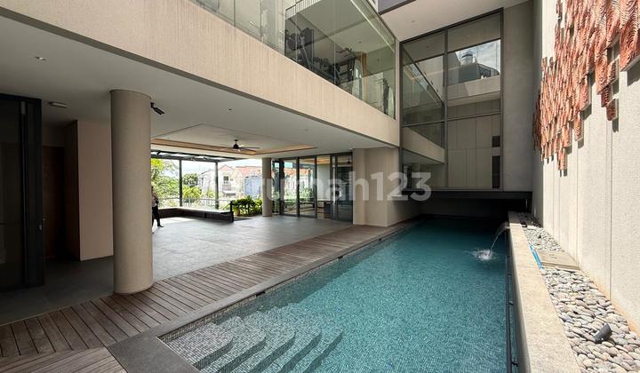 Rumah Termewah se-Komplek Daan Mogot Baru, Jakarta Barat Rumah Termewah se-Komplek Daan Mogot Baru, Jakarta Barat