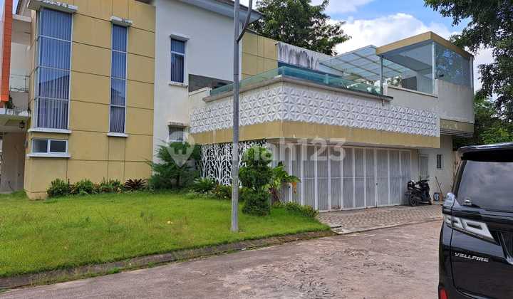 Luxury Hook House Fully Furnished In Golf Residence 3 Sukajadi 2