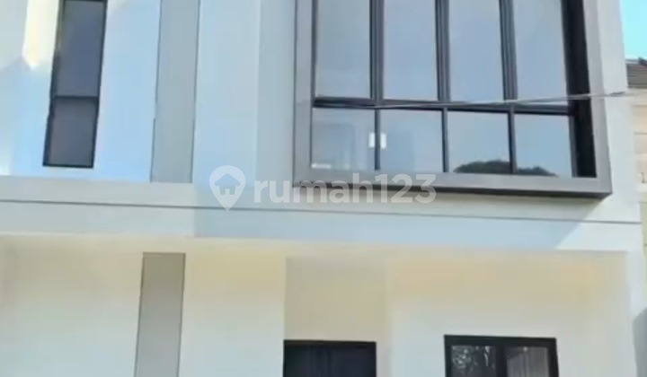 Dijual Rumah Asri dan Strategis Dekat Jakarta Selatan #Wy45