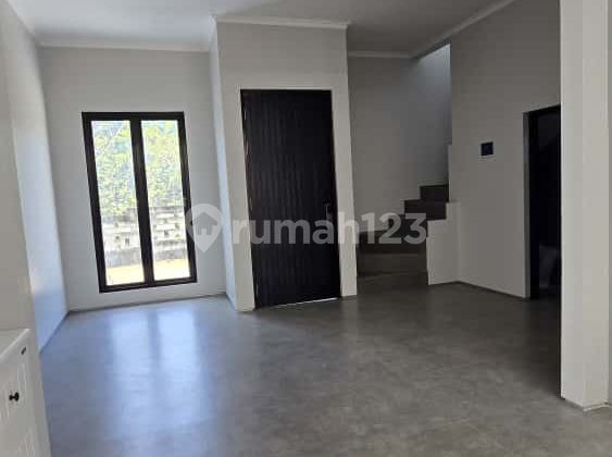 Dijual Rumah Asri dan Strategis Dekat Jakarta Selatan #Wy45