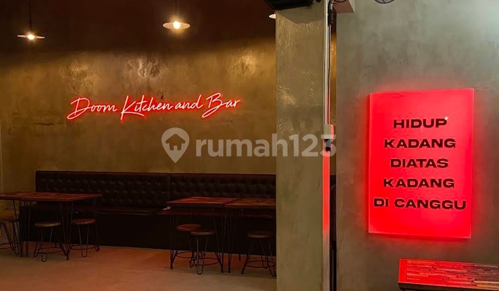 Restaurant with Strategic Location Close to Batu Bolong Beach Restaurant with Strategic Location Close to Batu Bolong Beach