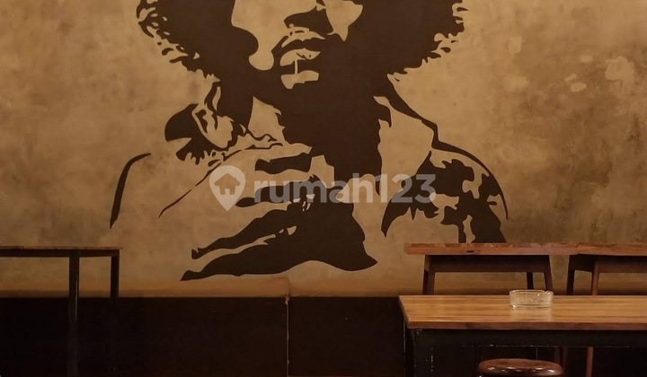 Restaurant with Strategic Location Close to Batu Bolong Beach Restaurant with Strategic Location Close to Batu Bolong Beach