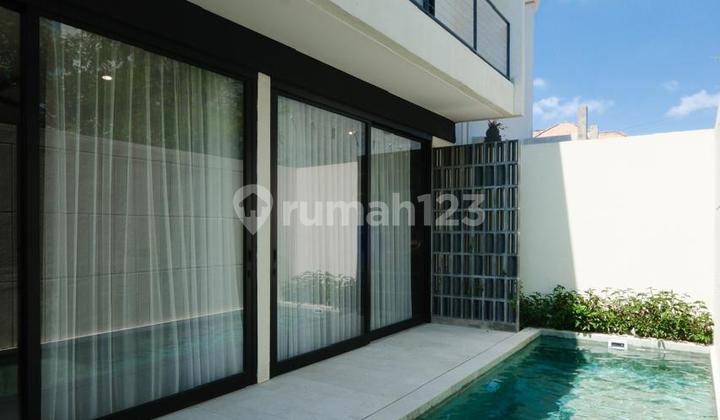 Freehold 3 BR Brand New Villa Semer Kerobokan