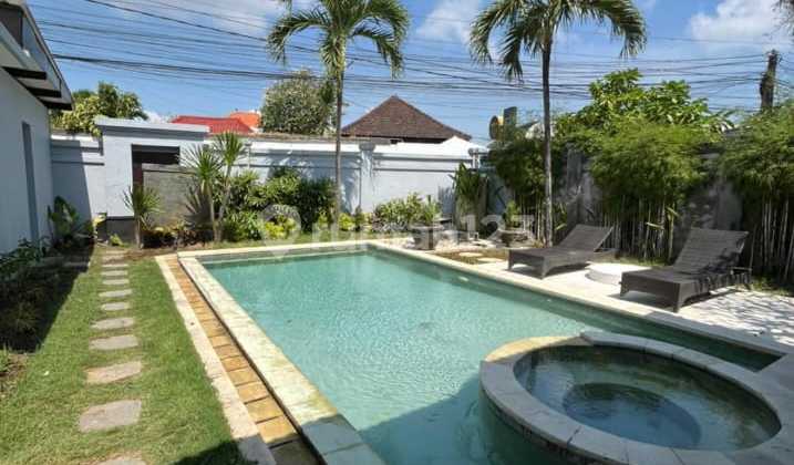 For Rent 3 BR Spacious Villa Jalan Bidadari Seminyak