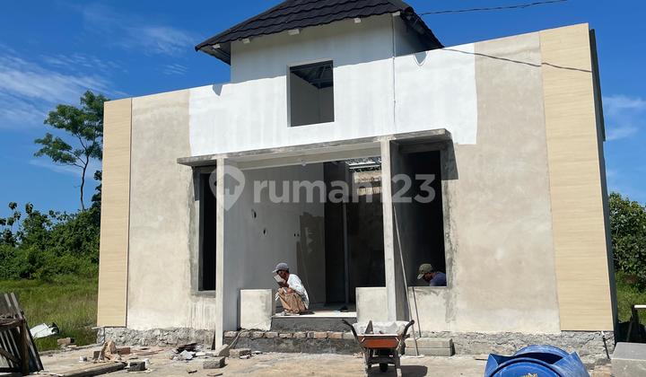 Tropical Minimalist Residential House in a Strategic Location