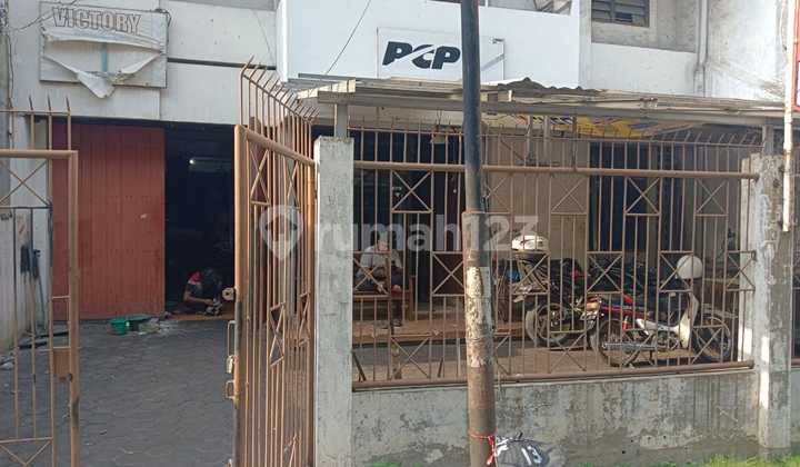 3-story House Suitable for Business in the City Center 1