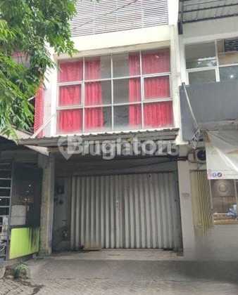 3-Story Shop House in Good Condition, Ready to Use, Suitable for Cafe, Restaurant, Salon Shop, etc. in Semolo, Nginden, Surabaya.