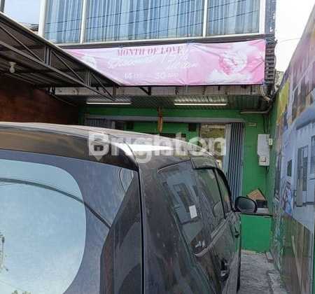 3-Story Shophouse Ready for Use, Highly Strategic Location in Pucang Gubeng Area, Suitable for Various Types of Businesses.