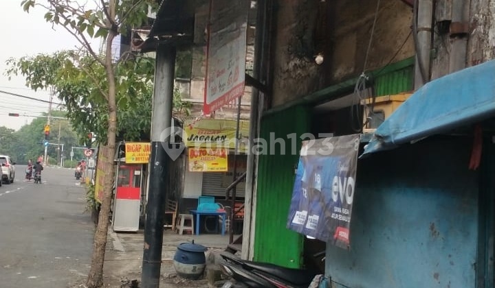 2-Story Shop House in a Busy Area, Very Suitable for Business Investment in Jagalan Near Pasar Turi, Pasar Atoom 2