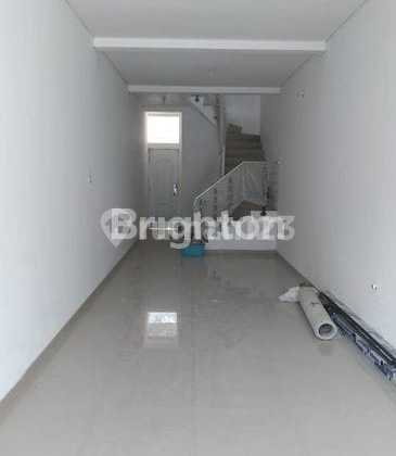 2-Story Shop House Ready to Use in Bratang Binangun 2