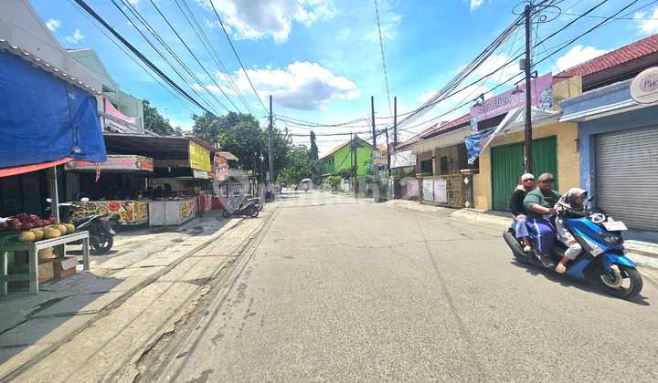 For Sale: Shop House Urgently, Former Boutique in Bekasi 2