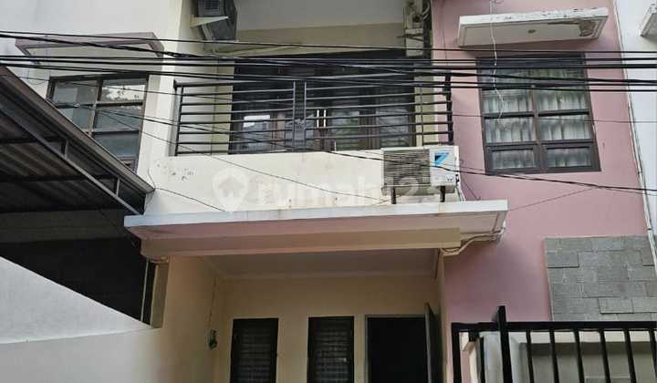 Di Jual Rumah Lantai 3 