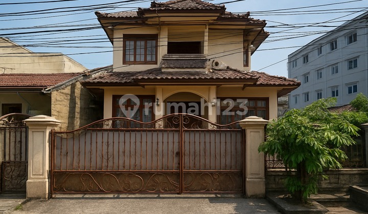 Selling a Hook House in Tomang Row, 2 Car Street