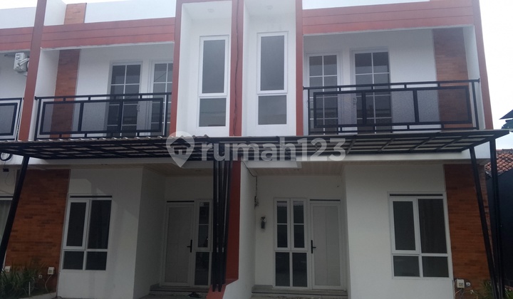 Nice 2-Story House in Pesanggrahan Near Petukangan Toll Road