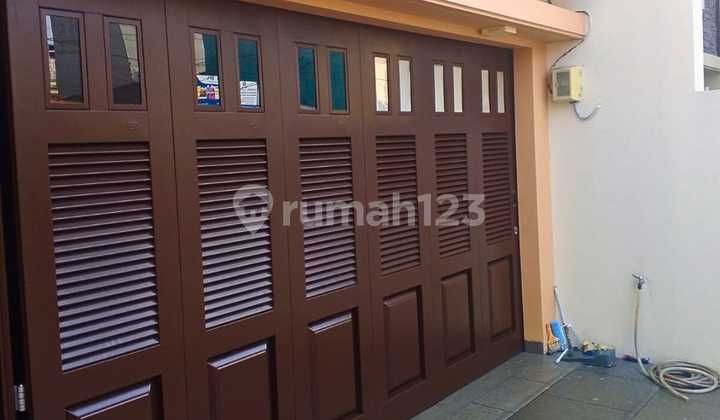 Rumah 3 Lantai Strategis Di Pesanggrahan Jakarta Selatan 2