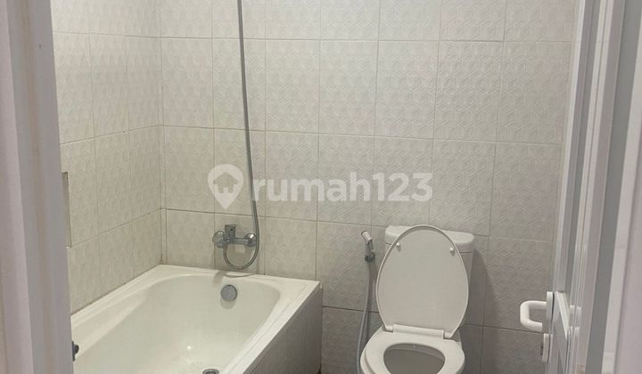 Rumah 2 Lantai Bagus di Sektor 5 Bintaro