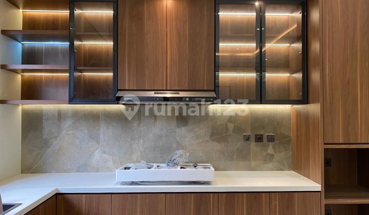 Rumah 2 Lantai Mewah di Sektor 7 Bintaro 2