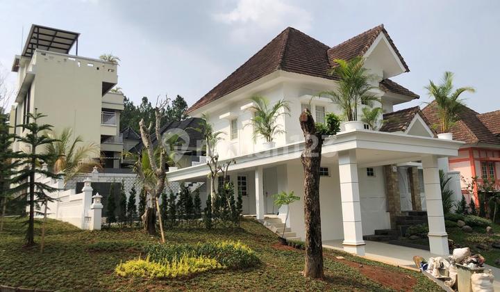 For Sale: Hook House with Private Swimming Pool in Sentul City 2