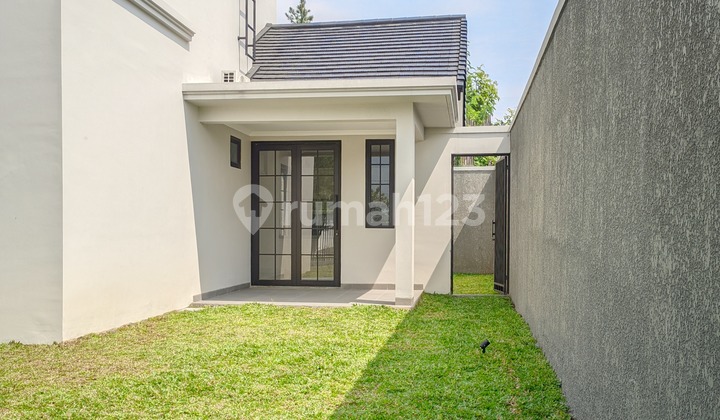 Rumah 2 Lantai Bagus Dengan Konsep Bali di Sentul City 2