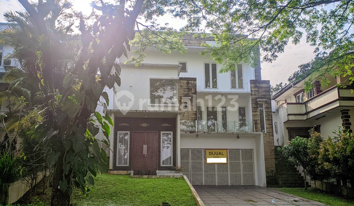 Dijual Murah Rumah 3 Lantai di Sentul City, Bogor