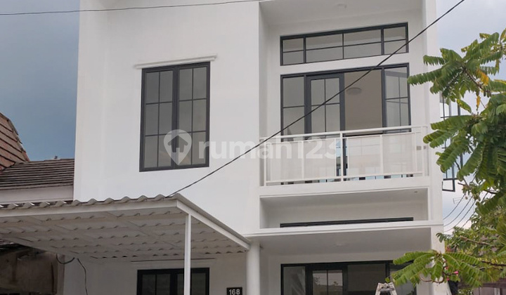 Hnian Modern Minimalis, Nyaman, Strategis, Bernilai Tinggi di Sentul City 1