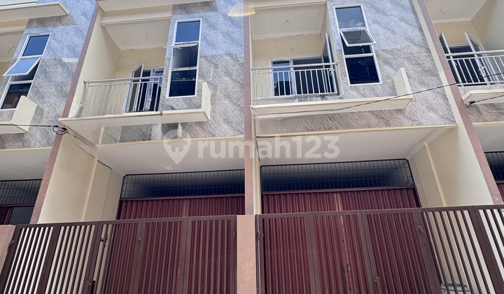 Ruko Bangunan Baru Di Jelambar Gg.iman