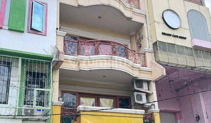 Rumah 5 Lantai Strategis