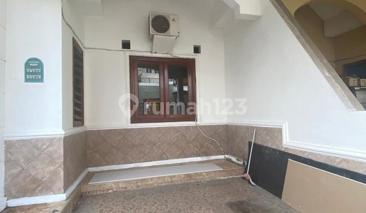 Ready-to-Occupy House in Pakuwon City Puri Asri Near Galaxy Mall, Ir Sukarno Street, East Surabaya.