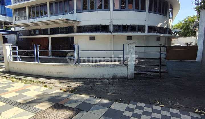 Strategic 2-Story Shop House Near Perak, Suitable for Office Strategic 2-Story Shop House Near Perak, Suitable for Office