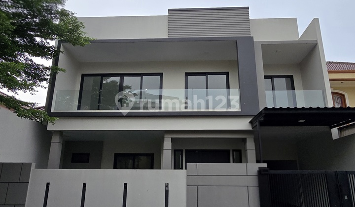 Rumah Cantik Terenovasi di Puspita Loka BSD, Tangerang Selatan