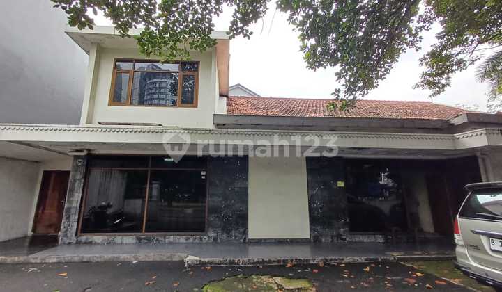 Rumah Tua Posisi Hook Butuh Renovasi di Kebayoran Baru, Jakarta Selatan