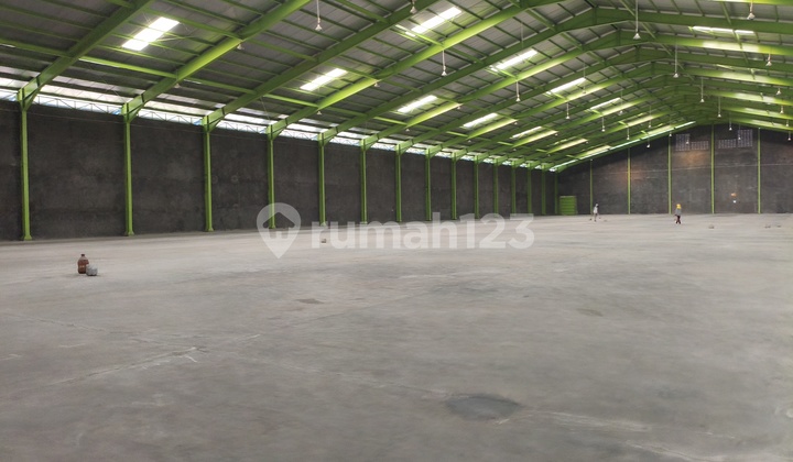 For Rent Industrial Warehouse Ideal for Logistics, Spacious No Center Pillars in Tangerang City