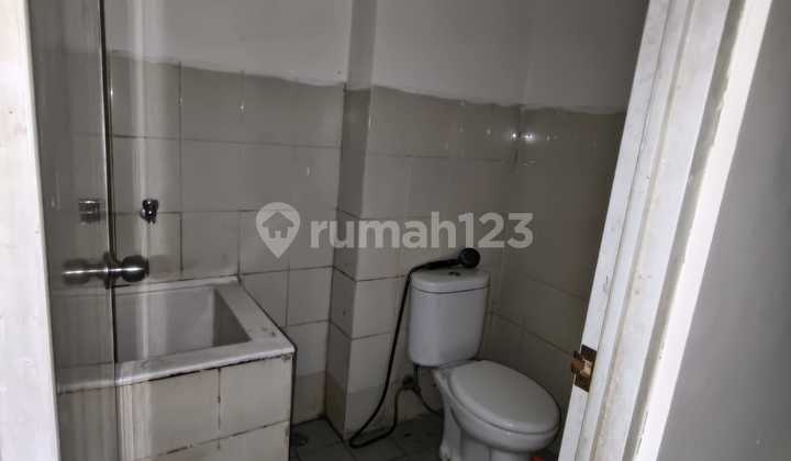 For Rent 3-Story Glaze Shop House in Gading Serpong, Unfurnished 2