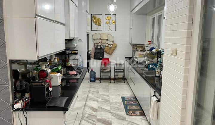 Di Jual Cepat, Springhill Kemayoran 6 Br, Lt. 153 M² Lb. 366, Full Furnished 2