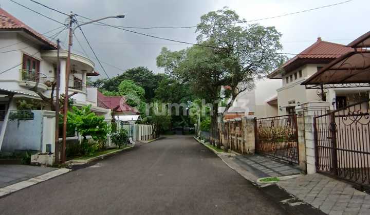 Rumah Mewah Hoek di Jl Kakak Tua 1 Bintaro Sek 1 Jaksel 2