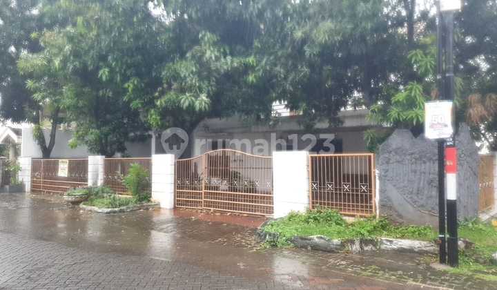 Rumah Asri Hoek di Perum Malaka Country Estate Pondok Kopi Duren Sawit Jakarta Timur 2