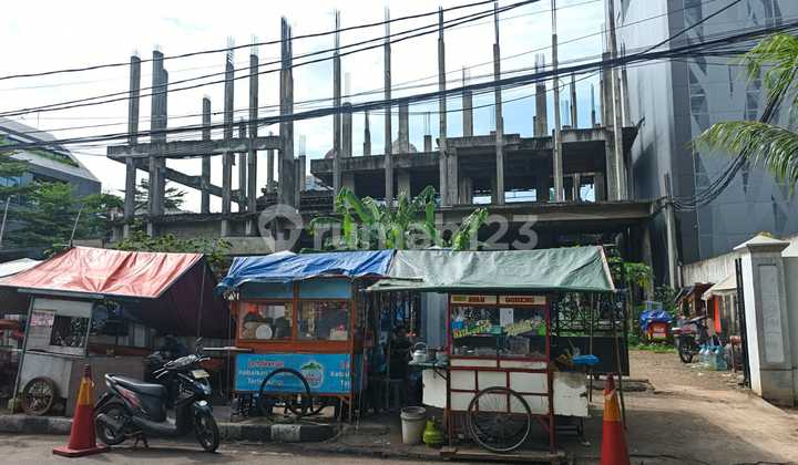 Bangunan Mangkrak di Jl Patal Senayan Kby Lama Jakarta Selatan
