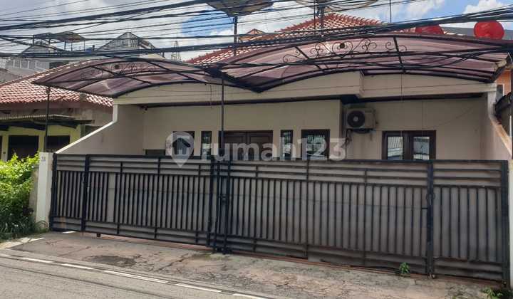 Old 1-Story House on Jl Talang Menteng, Central Jakarta Old 1-Story House on Jl Talang Menteng, Central Jakarta