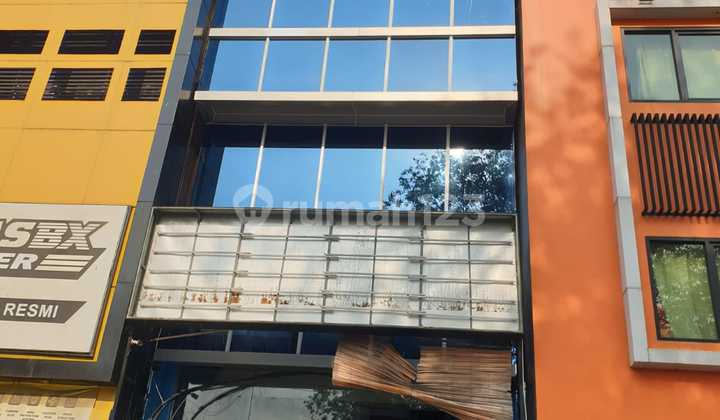 Ruko Komersil Di Jl Kelapa Gading Boulevard Jakarta Utara