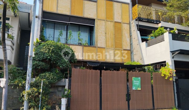 Rumah Asri Di Jl Pulau Bira Vi Permata Buana Jakarta Barat
