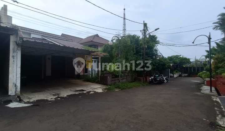 Old House on Jl Warung Jati Timur IIa Pancoran South Jakarta 2