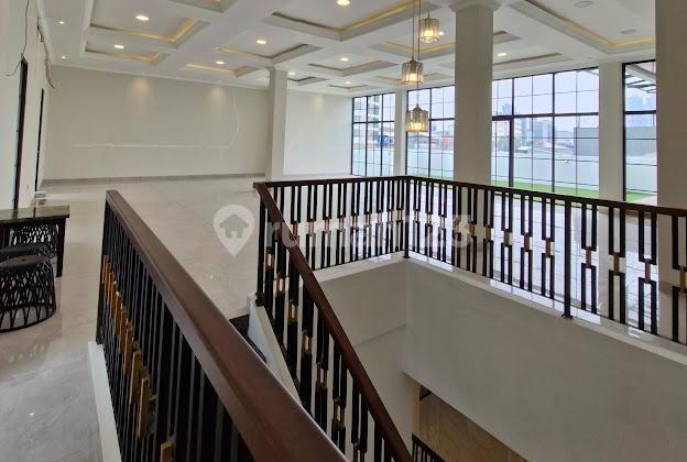 For Sale / Luxurious Elegance Home 2