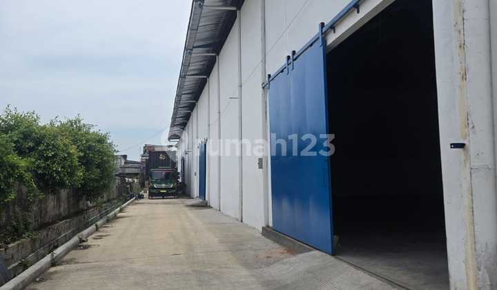 FOR RENT / BRAND NEW WAREHOUSE IN MUARA BARU
