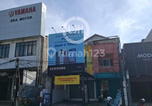 Disewakan Ruko Pinggir Jalan di Pondok Gede Bekasi Disewakan Ruko Pinggir Jalan di Pondok Gede Bekasi